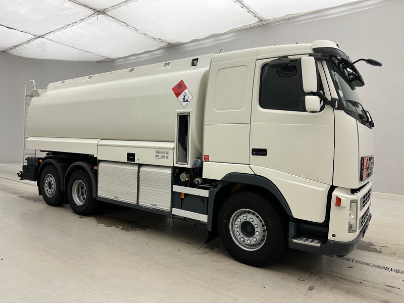 Volvo FH 440 - 6x2* - Tankwagen: das Bild 3 Volvo FH 440 - 6x2* - Tankwagen: das Bild 3