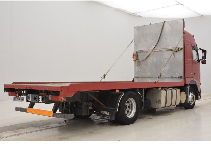 Volvo FH12.460 Globetrotter - Pritsche LKW: das Bild 4 Volvo FH12.460 Globetrotter - Pritsche LKW: das Bild 4