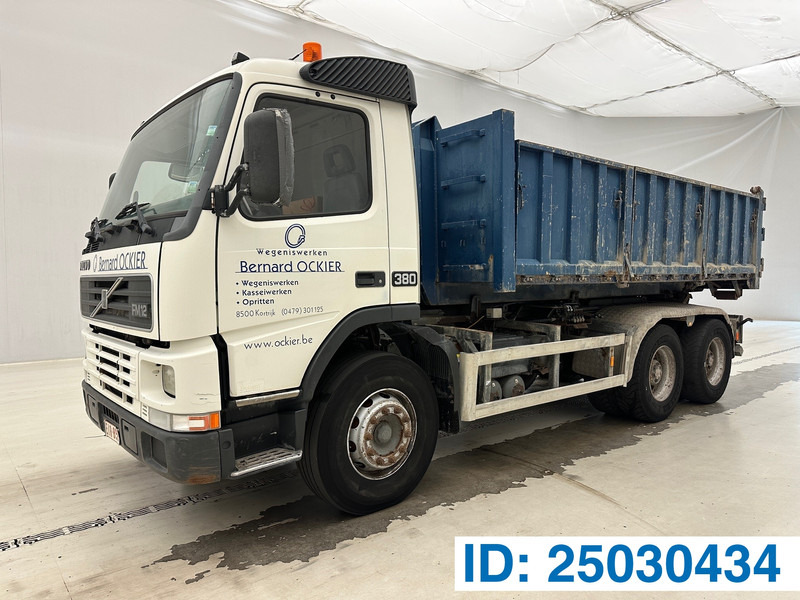 Volvo FM12.380 - 6x4 - Abrollkipper: das Bild 1 Volvo FM12.380 - 6x4 - Abrollkipper: das Bild 1