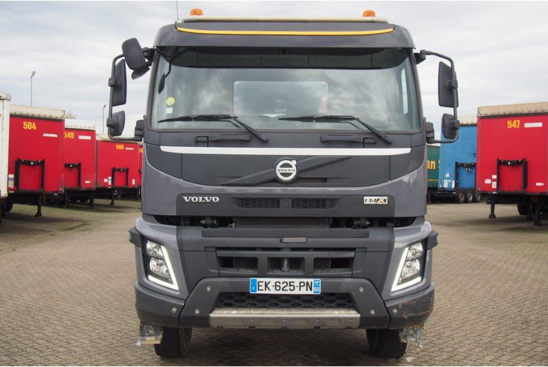 Volvo FMX 410 - 8x4* - Fahrmischer: das Bild 2 Volvo FMX 410 - 8x4* - Fahrmischer: das Bild 2
