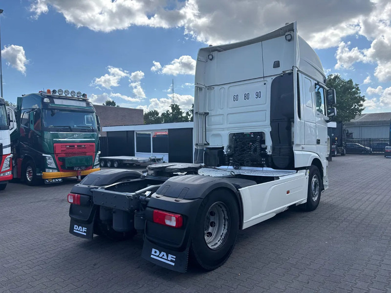 DAF XF 530 Super Spacecab Euro 6 Retarder - Sattelzugmaschine: das Bild 4 DAF XF 530 Super Spacecab Euro 6 Retarder - Sattelzugmaschine: das Bild 4