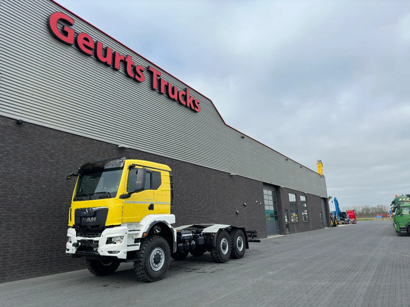 MAN TGS 33.540 6X6 BB CH HEAVY DUTY CHASSIS CABINE/NIEUW/NEUE/NEW - Fahrgestell LKW: das Bild 2 MAN TGS 33.540 6X6 BB CH HEAVY DUTY CHASSIS CABINE/NIEUW/NEUE/NEW - Fahrgestell LKW: das Bild 2