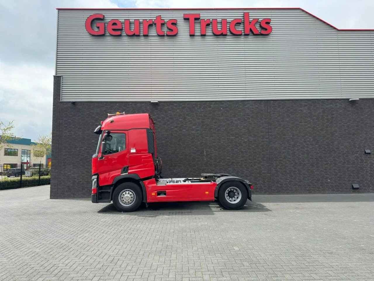 Renault T460 4X2 TREKKER/TRACTOR/SZM + KIPPER/TIPPER HYD - Sattelzugmaschine: das Bild 1 Renault T460 4X2 TREKKER/TRACTOR/SZM + KIPPER/TIPPER HYD - Sattelzugmaschine: das Bild 1