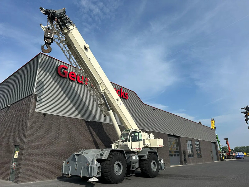 Terex RT130 ROUGH TERRAIN CRANE + JIB - Geländekran: das Bild 2 Terex RT130 ROUGH TERRAIN CRANE + JIB - Geländekran: das Bild 2