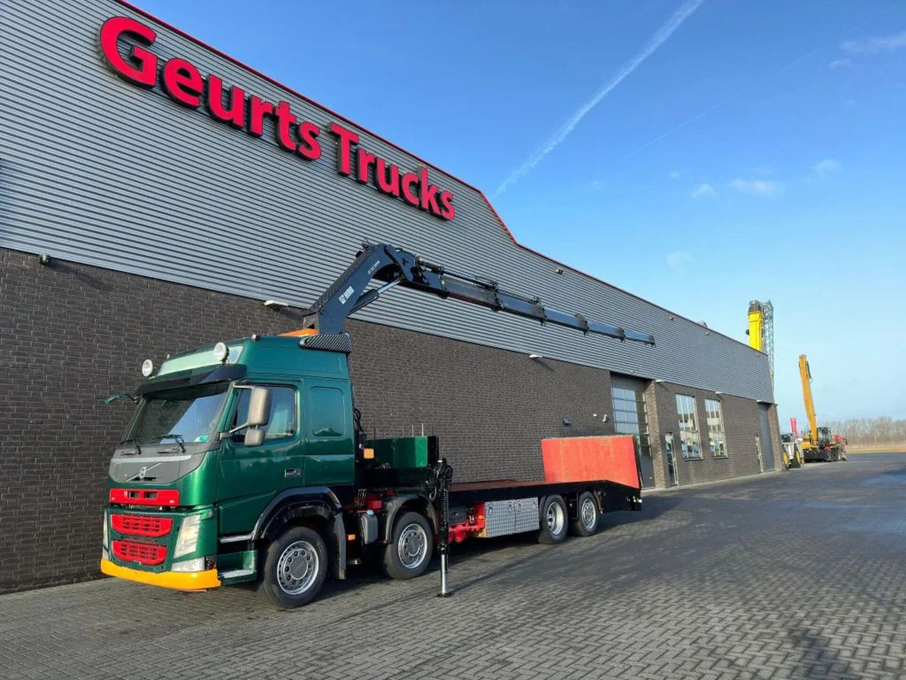 Volvo FM 500 8X2 OPRIJWAGEN/MACHINE TRANSPORTER + HIAB - Autokran: das Bild 2 Volvo FM 500 8X2 OPRIJWAGEN/MACHINE TRANSPORTER + HIAB - Autokran: das Bild 2