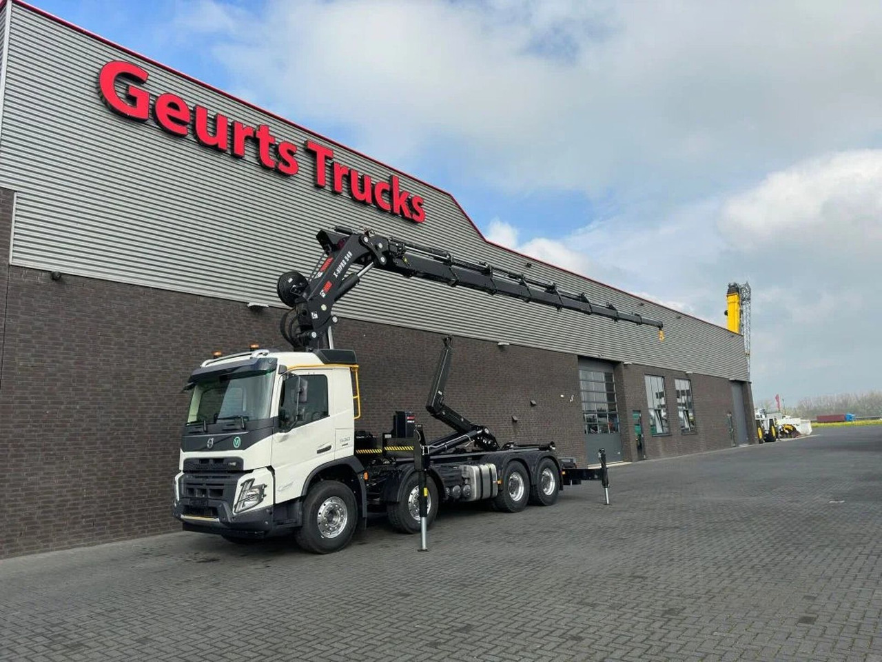 Volvo FMX 500 8X4 HIAB HAAKARM + HIAB 548 E-8 KRAAN/KR - Autokran: das Bild 2 Volvo FMX 500 8X4 HIAB HAAKARM + HIAB 548 E-8 KRAAN/KR - Autokran: das Bild 2