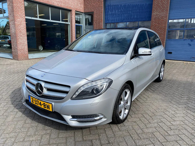 Mercedes-Benz B-Klasse 180 Ambition autom. panoramadak - SUV/ Geländewagen: das Bild 1 Mercedes-Benz B-Klasse 180 Ambition autom. panoramadak - SUV/ Geländewagen: das Bild 1