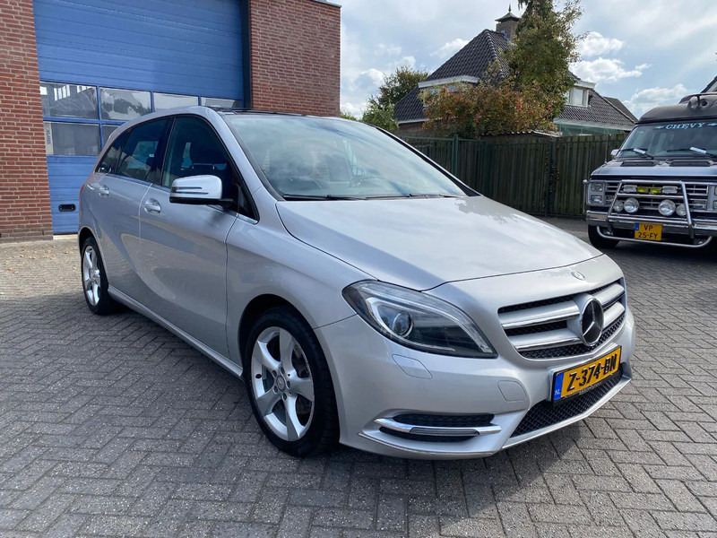 Mercedes-Benz B-Klasse 180 Ambition autom. panoramadak - SUV/ Geländewagen: das Bild 3 Mercedes-Benz B-Klasse 180 Ambition autom. panoramadak - SUV/ Geländewagen: das Bild 3