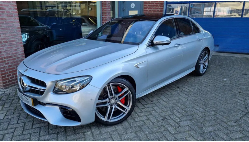 Mercedes-Benz E-Klasse 63 S, 4 Matic AMG..... Premium plus. - PKW: das Bild 2 Mercedes-Benz E-Klasse 63 S, 4 Matic AMG..... Premium plus. - PKW: das Bild 2