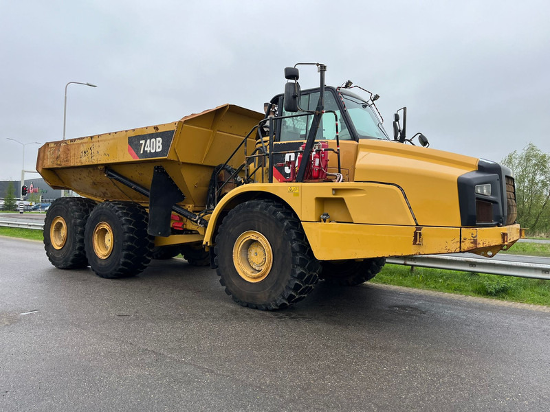 Knickgelenkter Dumper Caterpillar 740B: das Bild 7