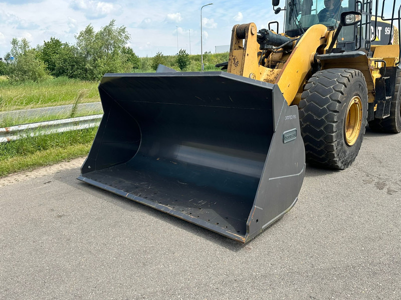 Radlader Caterpillar 950K: das Bild 9