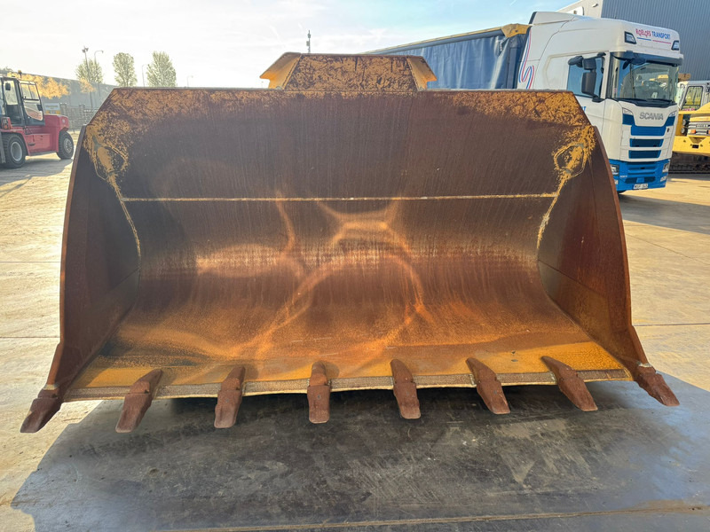 Caterpillar 980M Bucket with teeth, Volvo groot - Schaufel: das Bild 1 Caterpillar 980M Bucket with teeth, Volvo groot - Schaufel: das Bild 1