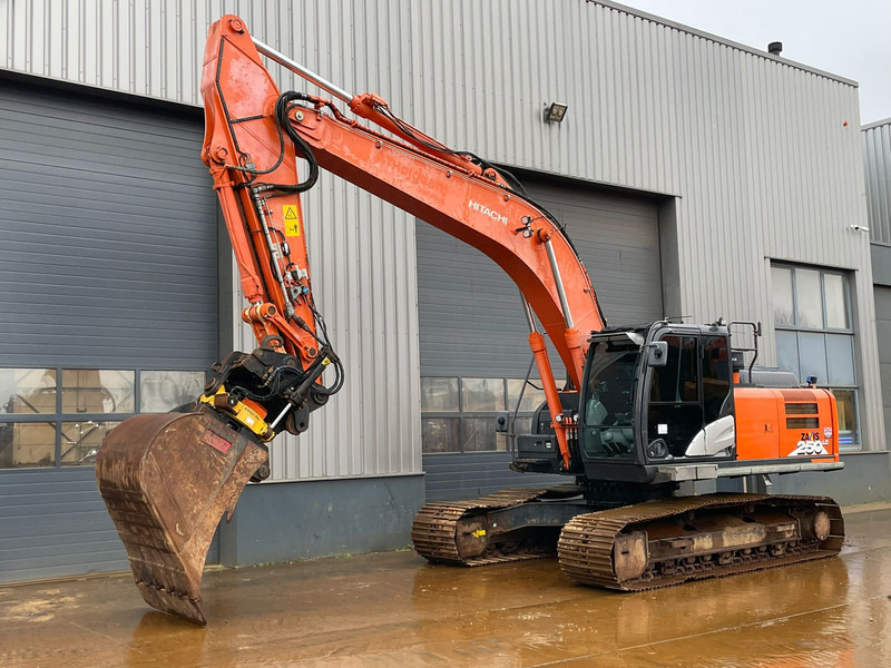 Hitachi ZX250LC-6 - Kettenbagger: das Bild 2 Hitachi ZX250LC-6 - Kettenbagger: das Bild 2