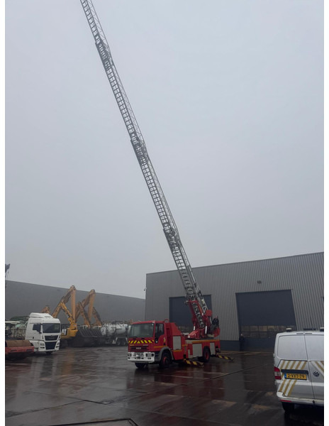 Iveco 130E23 4x2 Firetruck - Feuerwehrfahrzeug: das Bild 2 Iveco 130E23 4x2 Firetruck - Feuerwehrfahrzeug: das Bild 2