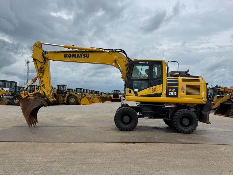 Komatsu PW180-11 - Mobilbagger: das Bild 1 Komatsu PW180-11 - Mobilbagger: das Bild 1