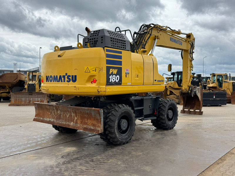 Komatsu PW180-11 - Mobilbagger: das Bild 5 Komatsu PW180-11 - Mobilbagger: das Bild 5