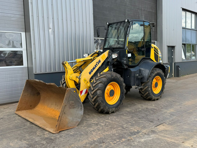 Komatsu WA100M-8EO - New Tires - Radlader: das Bild 2 Komatsu WA100M-8EO - New Tires - Radlader: das Bild 2