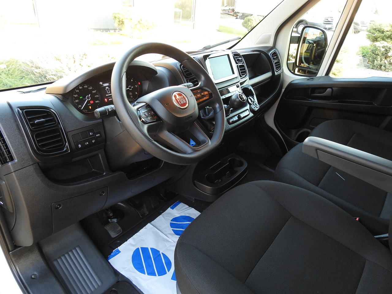 FIAT DUCATO BOX LIFT 8 PALLETS CRUISE CONTROL AIR CONDITIONING 180HP - Koffer Transporter: das Bild 2 FIAT DUCATO BOX LIFT 8 PALLETS CRUISE CONTROL AIR CONDITIONING 180HP - Koffer Transporter: das Bild 2