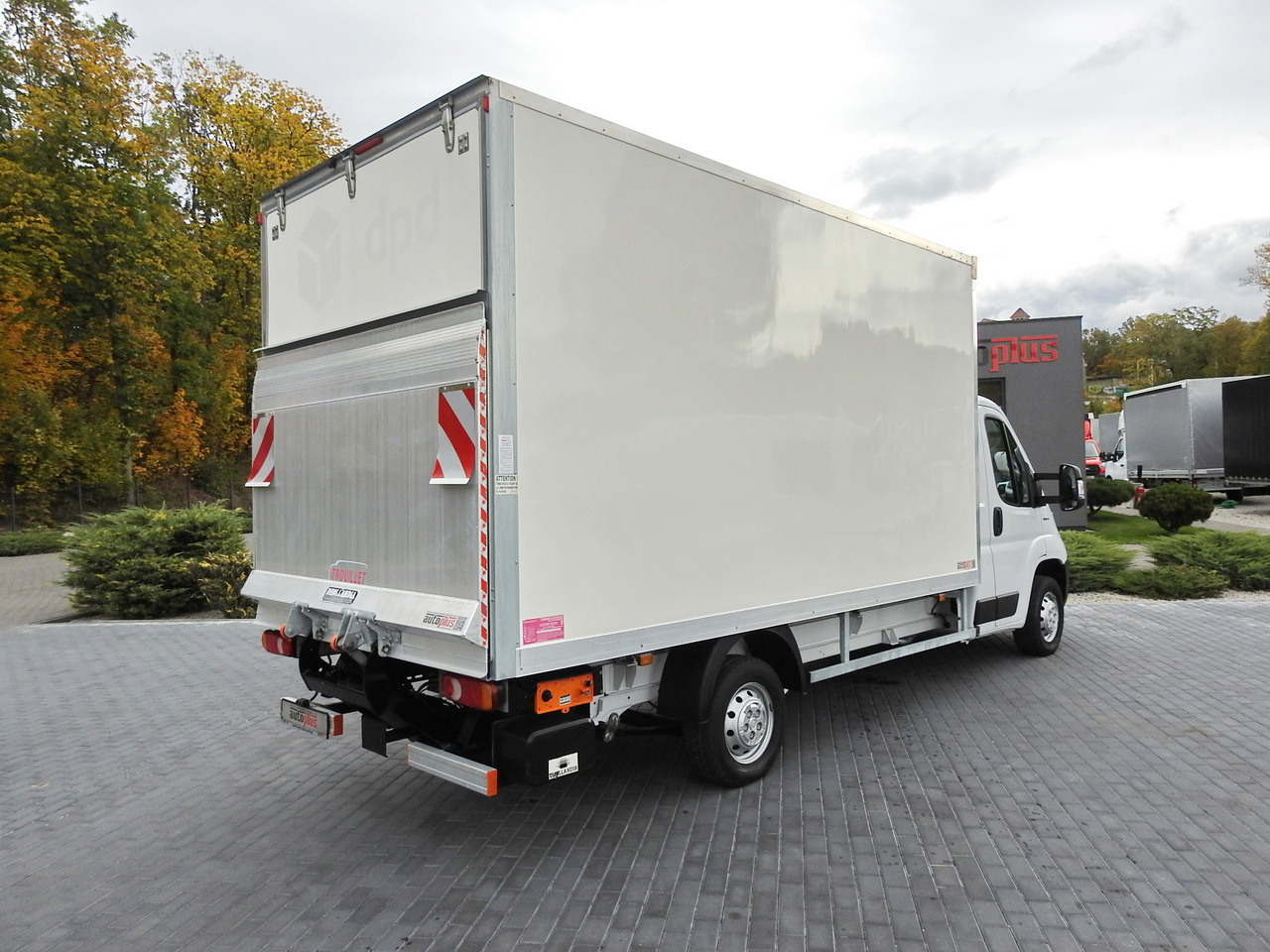 FIAT DUCATO BOX LIFT 8 PALLETS CRUISE CONTROL NAVIGATION AIR CONDITIONING LED LIGHTS 130HP - Koffer Transporter: das Bild 3 FIAT DUCATO BOX LIFT 8 PALLETS CRUISE CONTROL NAVIGATION AIR CONDITIONING LED LIGHTS 130HP - Koffer Transporter: das Bild 3