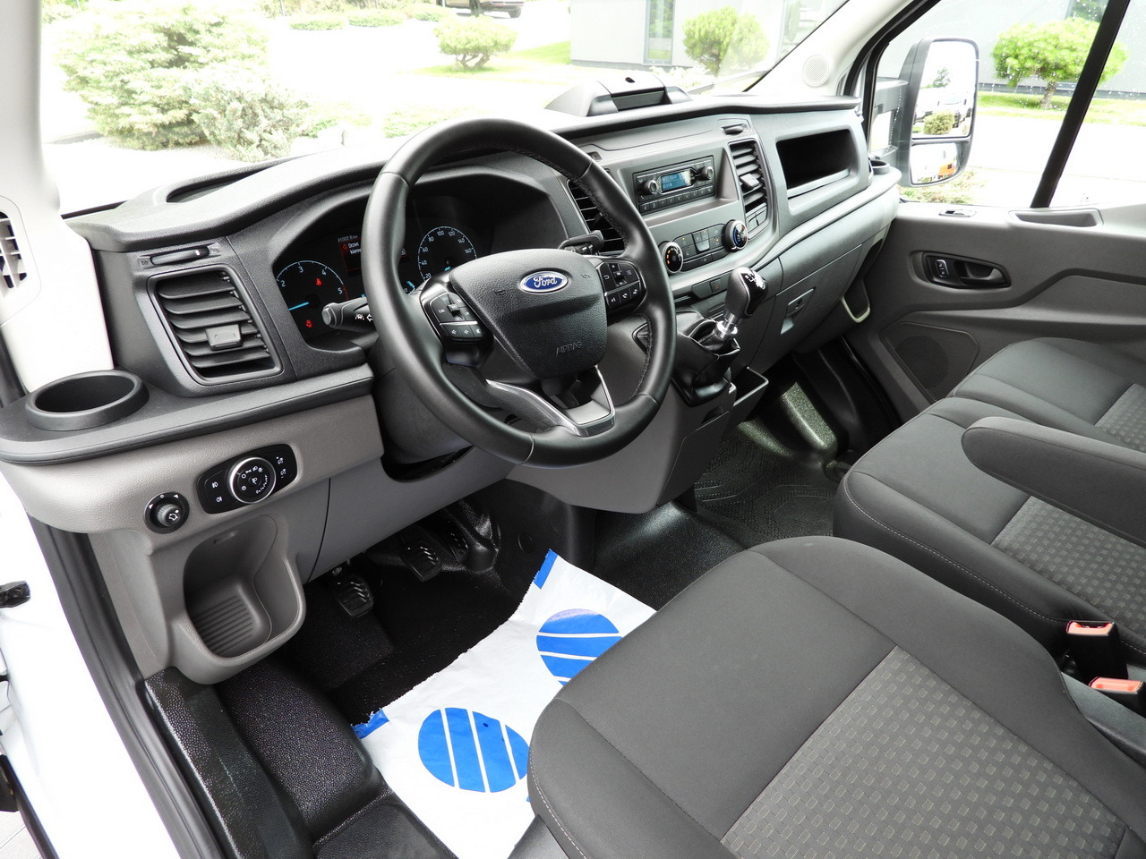 FORD TRANSIT BOX 8 PALLETS CRUISE CONTROL AIR CONDITIONING 130HP - Koffer Transporter: das Bild 2 FORD TRANSIT BOX 8 PALLETS CRUISE CONTROL AIR CONDITIONING 130HP - Koffer Transporter: das Bild 2
