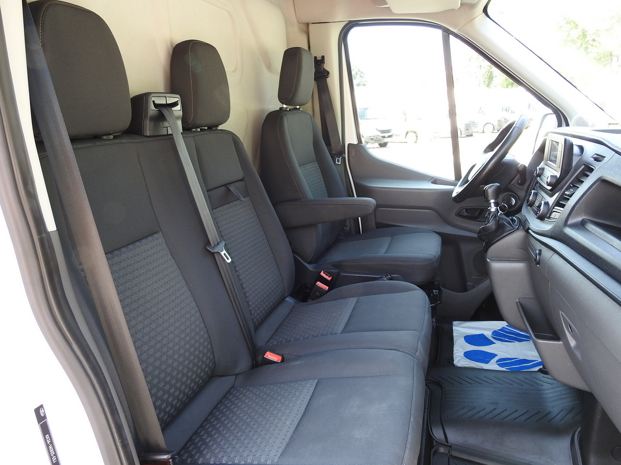 Kühltransporter FORD TRANSIT REFRIGERATOR VAN 0*C HEATING FUNCTION CRUISE CONTROL AIR CONDITIONING LED LIGHTS 130HP: das Bild 44 Kühltransporter FORD TRANSIT REFRIGERATOR VAN 0*C HEATING FUNCTION CRUISE CONTROL AIR CONDITIONING LED LIGHTS 130HP: das Bild 44