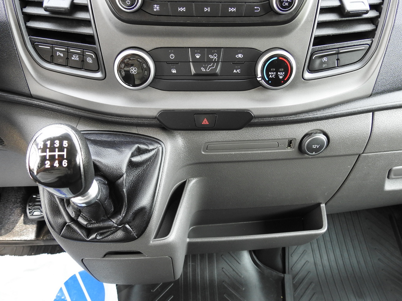 Kühltransporter FORD TRANSIT REFRIGERATOR VAN 0*C HEATING FUNCTION CRUISE CONTROL AIR CONDITIONING LED LIGHTS 130HP: das Bild 41 Kühltransporter FORD TRANSIT REFRIGERATOR VAN 0*C HEATING FUNCTION CRUISE CONTROL AIR CONDITIONING LED LIGHTS 130HP: das Bild 41