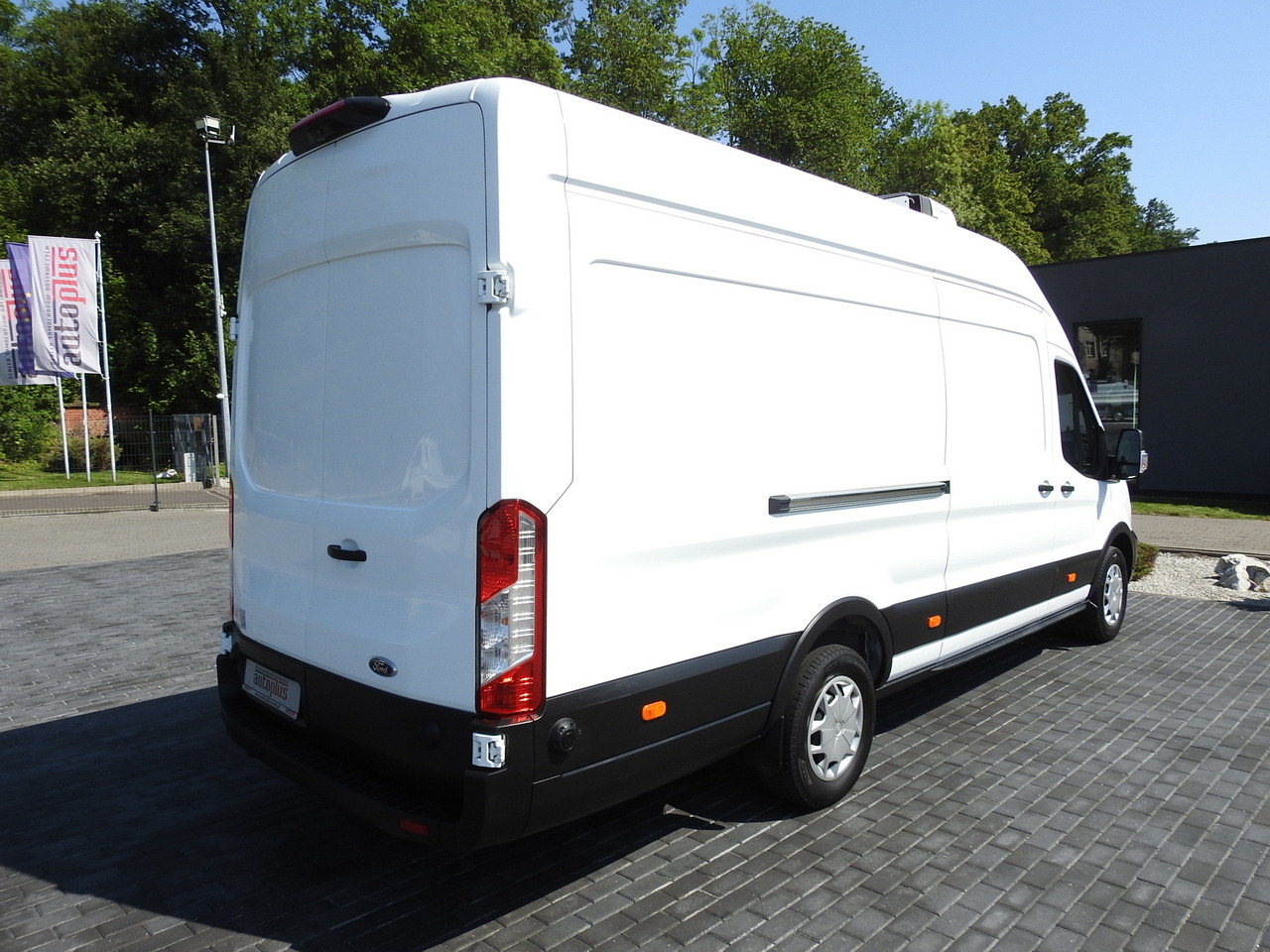 Kühltransporter FORD TRANSIT REFRIGERATOR VAN 0*C HEATING FUNCTION CRUISE CONTROL AIR CONDITIONING LED LIGHTS 130HP: das Bild 14 Kühltransporter FORD TRANSIT REFRIGERATOR VAN 0*C HEATING FUNCTION CRUISE CONTROL AIR CONDITIONING LED LIGHTS 130HP: das Bild 14