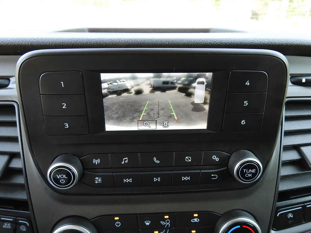 Kühltransporter FORD TRANSIT REFRIGERATOR VAN 0*C HEATING FUNCTION CRUISE CONTROL AIR CONDITIONING LED LIGHTS 130HP: das Bild 40 Kühltransporter FORD TRANSIT REFRIGERATOR VAN 0*C HEATING FUNCTION CRUISE CONTROL AIR CONDITIONING LED LIGHTS 130HP: das Bild 40