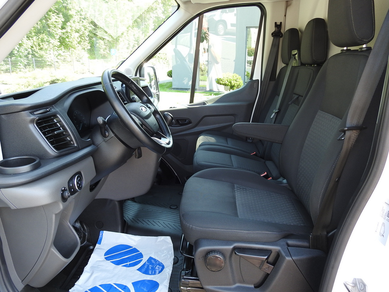 Kühltransporter FORD TRANSIT REFRIGERATOR VAN 0*C HEATING FUNCTION CRUISE CONTROL AIR CONDITIONING LED LIGHTS 130HP: das Bild 30 Kühltransporter FORD TRANSIT REFRIGERATOR VAN 0*C HEATING FUNCTION CRUISE CONTROL AIR CONDITIONING LED LIGHTS 130HP: das Bild 30