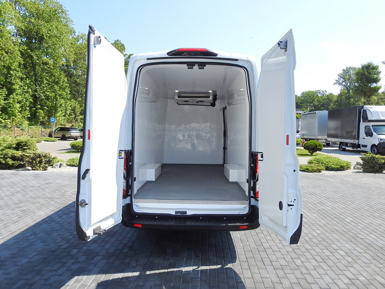 Kühltransporter FORD TRANSIT REFRIGERATOR VAN 0*C HEATING FUNCTION CRUISE CONTROL AIR CONDITIONING LED LIGHTS 130HP: das Bild 12 Kühltransporter FORD TRANSIT REFRIGERATOR VAN 0*C HEATING FUNCTION CRUISE CONTROL AIR CONDITIONING LED LIGHTS 130HP: das Bild 12