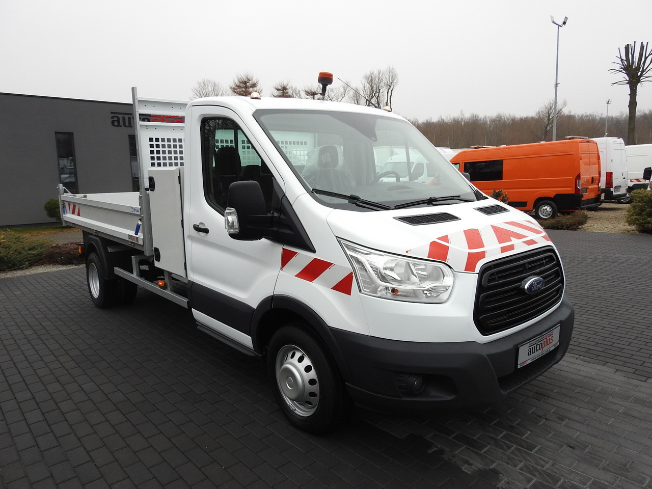FORD TRANSIT TIPPER CRUISE CONTROL AIR CONDITIONING TWIN WHEELS 170HP - Kipper Transporter: das Bild 4 FORD TRANSIT TIPPER CRUISE CONTROL AIR CONDITIONING TWIN WHEELS 170HP - Kipper Transporter: das Bild 4