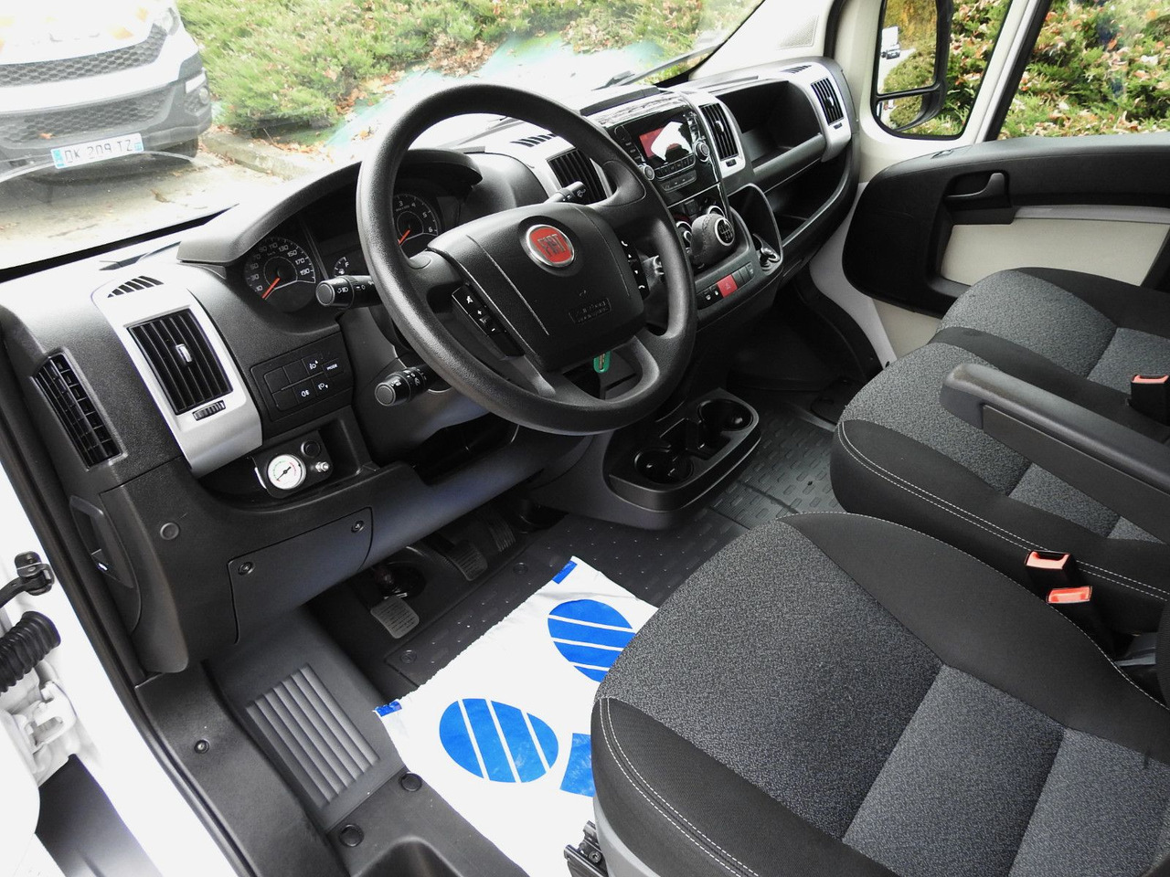 Fiat DUCATO PRITSCHE PLANE AUFZUG 8 PALETTEN WEBASTO - Planen Transporter: das Bild 2 Fiat DUCATO PRITSCHE PLANE AUFZUG 8 PALETTEN WEBASTO - Planen Transporter: das Bild 2