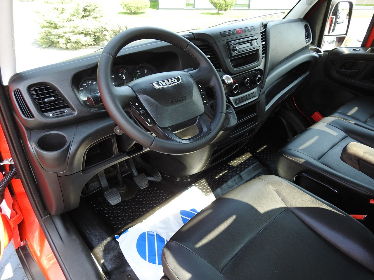 IVECO DAILY 35C13 TIPPER CRUISE CONTROL AIR CONDITIONING TWIN WHEELS 130HP - Kipper Transporter: das Bild 2 IVECO DAILY 35C13 TIPPER CRUISE CONTROL AIR CONDITIONING TWIN WHEELS 130HP - Kipper Transporter: das Bild 2