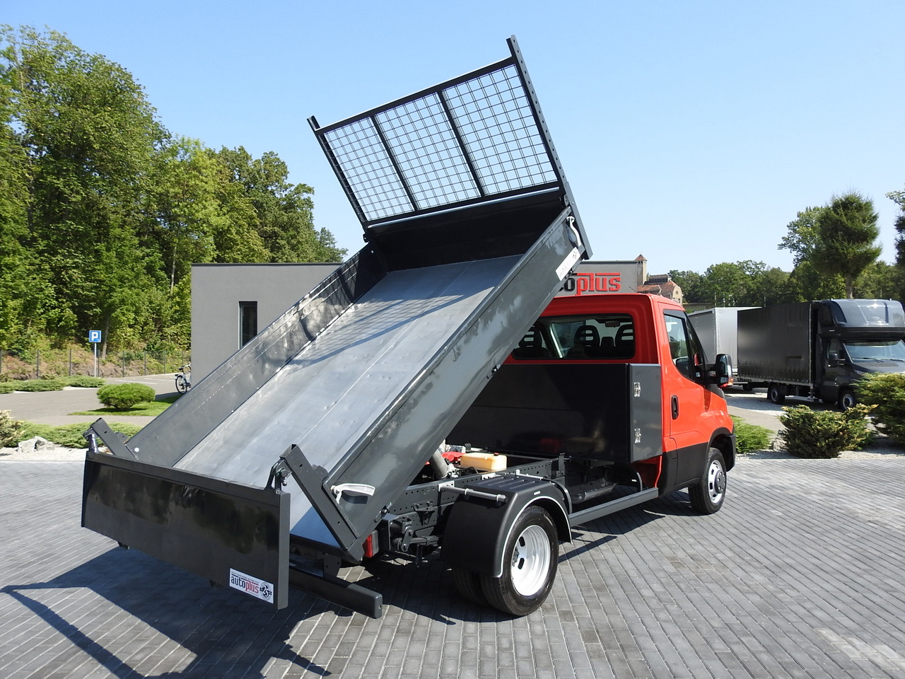 IVECO DAILY 35C13 TIPPER CRUISE CONTROL AIR CONDITIONING TWIN WHEELS 130HP - Kipper Transporter: das Bild 3 IVECO DAILY 35C13 TIPPER CRUISE CONTROL AIR CONDITIONING TWIN WHEELS 130HP - Kipper Transporter: das Bild 3