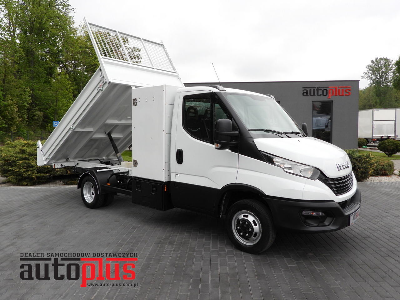 IVECO DAILY 35C14 TIPPER CRUISE CONTROL TWIN WHEELS 140HP - Kipper Transporter: das Bild 1 IVECO DAILY 35C14 TIPPER CRUISE CONTROL TWIN WHEELS 140HP - Kipper Transporter: das Bild 1