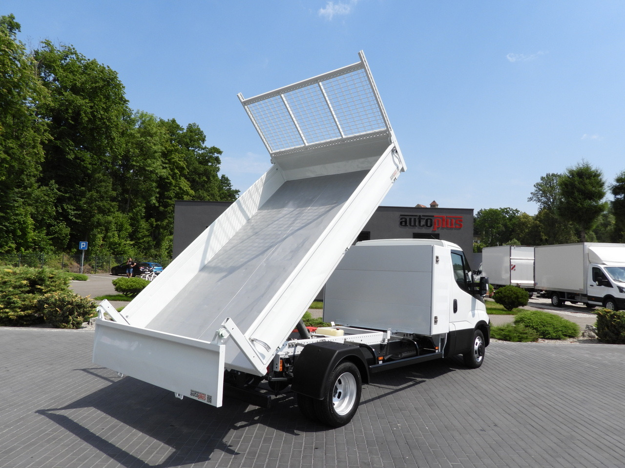 IVECO DAILY 35C15 TIPPER CRUISE CONTROL TWIN WHEELS AIR CONDITIONING 150HP - Kipper Transporter: das Bild 3 IVECO DAILY 35C15 TIPPER CRUISE CONTROL TWIN WHEELS AIR CONDITIONING 150HP - Kipper Transporter: das Bild 3