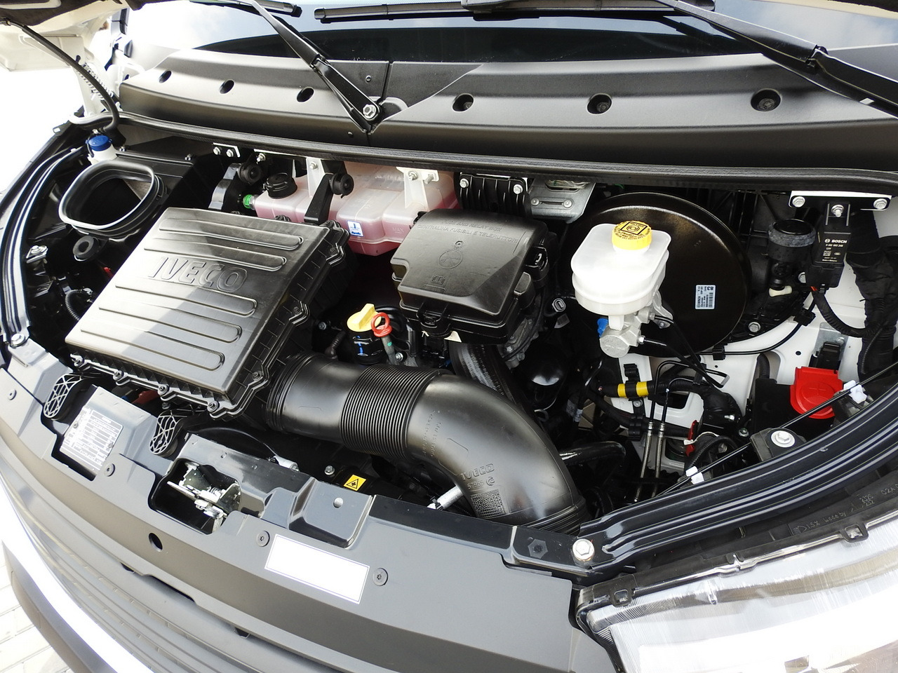 Koffer Transporter IVECO DAILY 35C16 BOX LIFT 8 PALLETS CRUISE CONTROL TWIN WHEELS AIR CONDITIONING 160HP: das Bild 24 Koffer Transporter IVECO DAILY 35C16 BOX LIFT 8 PALLETS CRUISE CONTROL TWIN WHEELS AIR CONDITIONING 160HP: das Bild 24