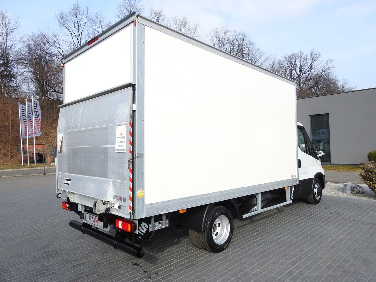 Koffer Transporter IVECO DAILY 35C16 BOX LIFT 8 PALLETS CRUISE CONTROL TWIN WHEELS AIR CONDITIONING 160HP: das Bild 13 Koffer Transporter IVECO DAILY 35C16 BOX LIFT 8 PALLETS CRUISE CONTROL TWIN WHEELS AIR CONDITIONING 160HP: das Bild 13