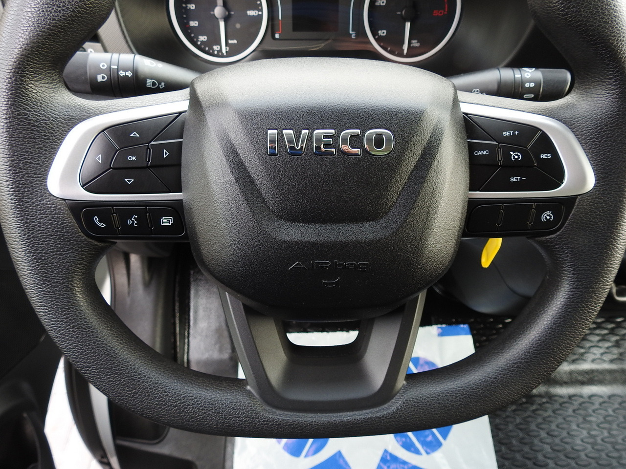 Koffer Transporter IVECO DAILY 35C16 BOX LIFT 8 PALLETS CRUISE CONTROL TWIN WHEELS AIR CONDITIONING 160HP: das Bild 29 Koffer Transporter IVECO DAILY 35C16 BOX LIFT 8 PALLETS CRUISE CONTROL TWIN WHEELS AIR CONDITIONING 160HP: das Bild 29