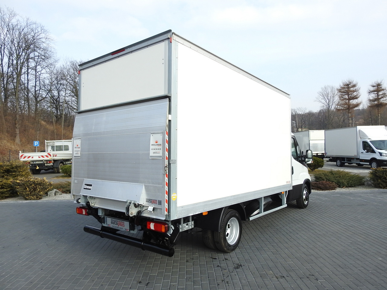 IVECO DAILY 35C16 BOX LIFT 8 PALLETS CRUISE CONTROL TWIN WHEELS AIR CONDITIONING 160HP - Koffer Transporter: das Bild 3 IVECO DAILY 35C16 BOX LIFT 8 PALLETS CRUISE CONTROL TWIN WHEELS AIR CONDITIONING 160HP - Koffer Transporter: das Bild 3
