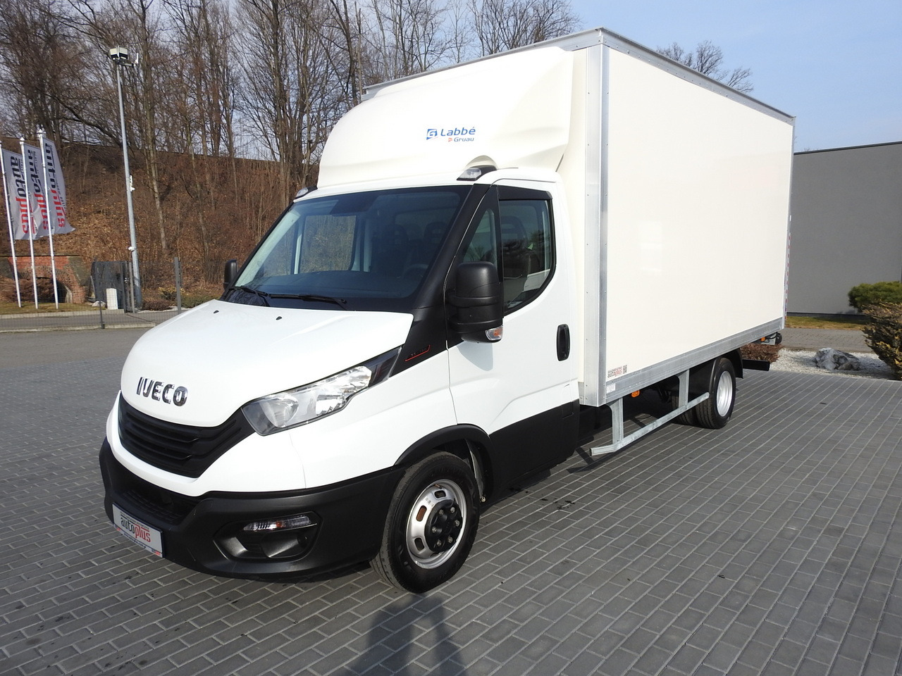Koffer Transporter IVECO DAILY 35C16 BOX LIFT 8 PALLETS CRUISE CONTROL TWIN WHEELS AIR CONDITIONING 160HP: das Bild 6 Koffer Transporter IVECO DAILY 35C16 BOX LIFT 8 PALLETS CRUISE CONTROL TWIN WHEELS AIR CONDITIONING 160HP: das Bild 6