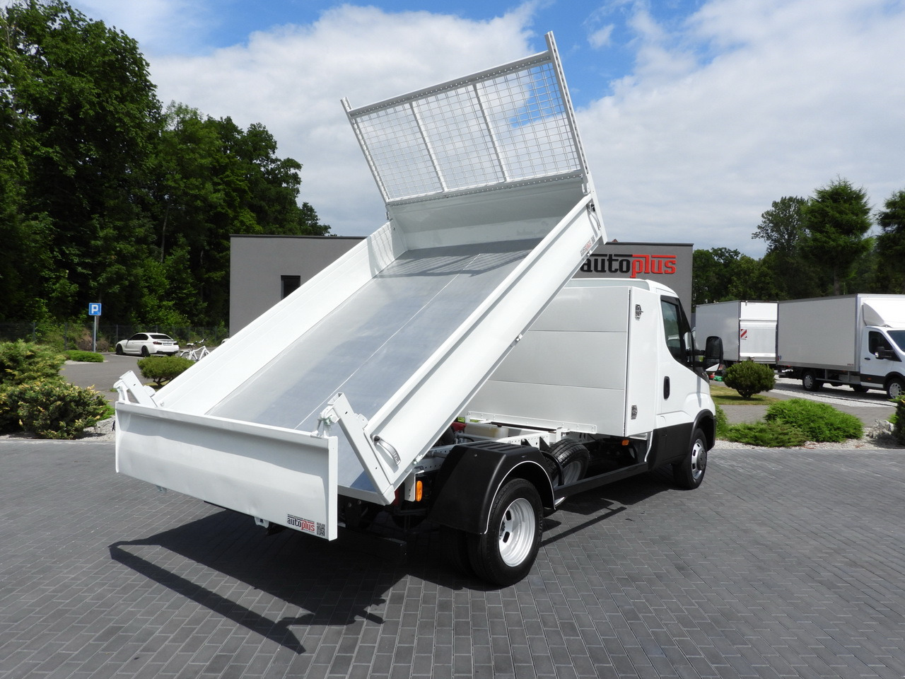IVECO DAILY 35C16 TIPPER CRUISE CONTROL TWIN WHEELS AIR CONDITIONING 160HP - Kipper Transporter: das Bild 3 IVECO DAILY 35C16 TIPPER CRUISE CONTROL TWIN WHEELS AIR CONDITIONING 160HP - Kipper Transporter: das Bild 3