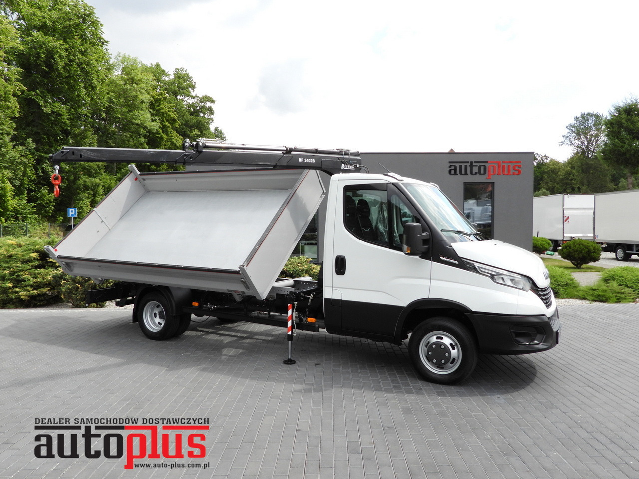 IVECO DAILY 35C18 THREE-WAY TIPPER 3 HDS SEATS CRUISE CONTROL LED LIGHTS AUTOMATIC TRANSMISSION HI-MATIC TWIN WHEELS AIR CONDITIONING 180HP - Kipper Transporter: das Bild 1 IVECO DAILY 35C18 THREE-WAY TIPPER 3 HDS SEATS CRUISE CONTROL LED LIGHTS AUTOMATIC TRANSMISSION HI-MATIC TWIN WHEELS AIR CONDITIONING 180HP - Kipper Transporter: das Bild 1