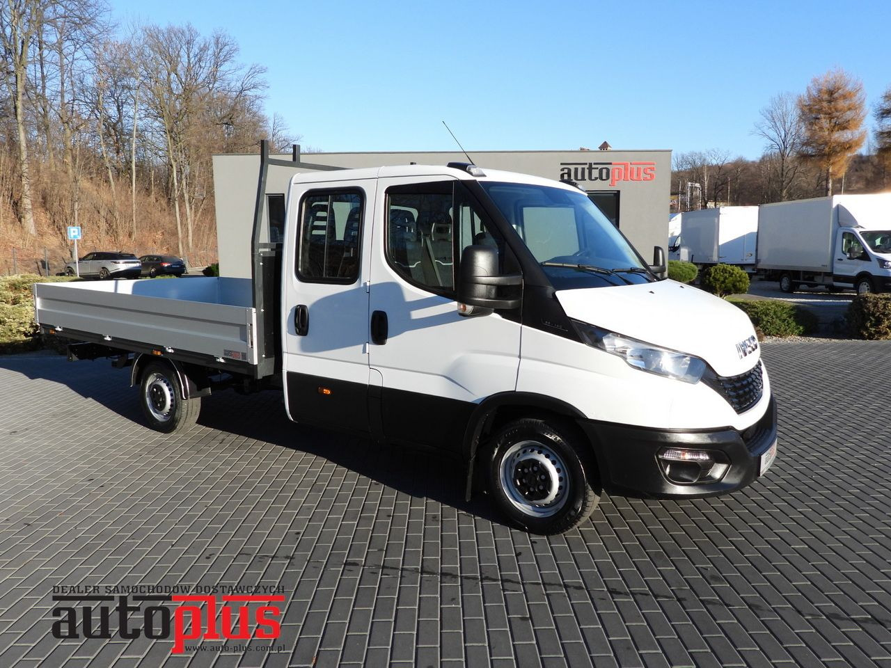 IVECO DAILY 35S14 STAKE BODY DOUBLE CABIN DOKA 7 SEATS CRUISE CONTROL AIR CONDITIONING 140HP - Transporter mit Doppelkabine: das Bild 1 IVECO DAILY 35S14 STAKE BODY DOUBLE CABIN DOKA 7 SEATS CRUISE CONTROL AIR CONDITIONING 140HP - Transporter mit Doppelkabine: das Bild 1