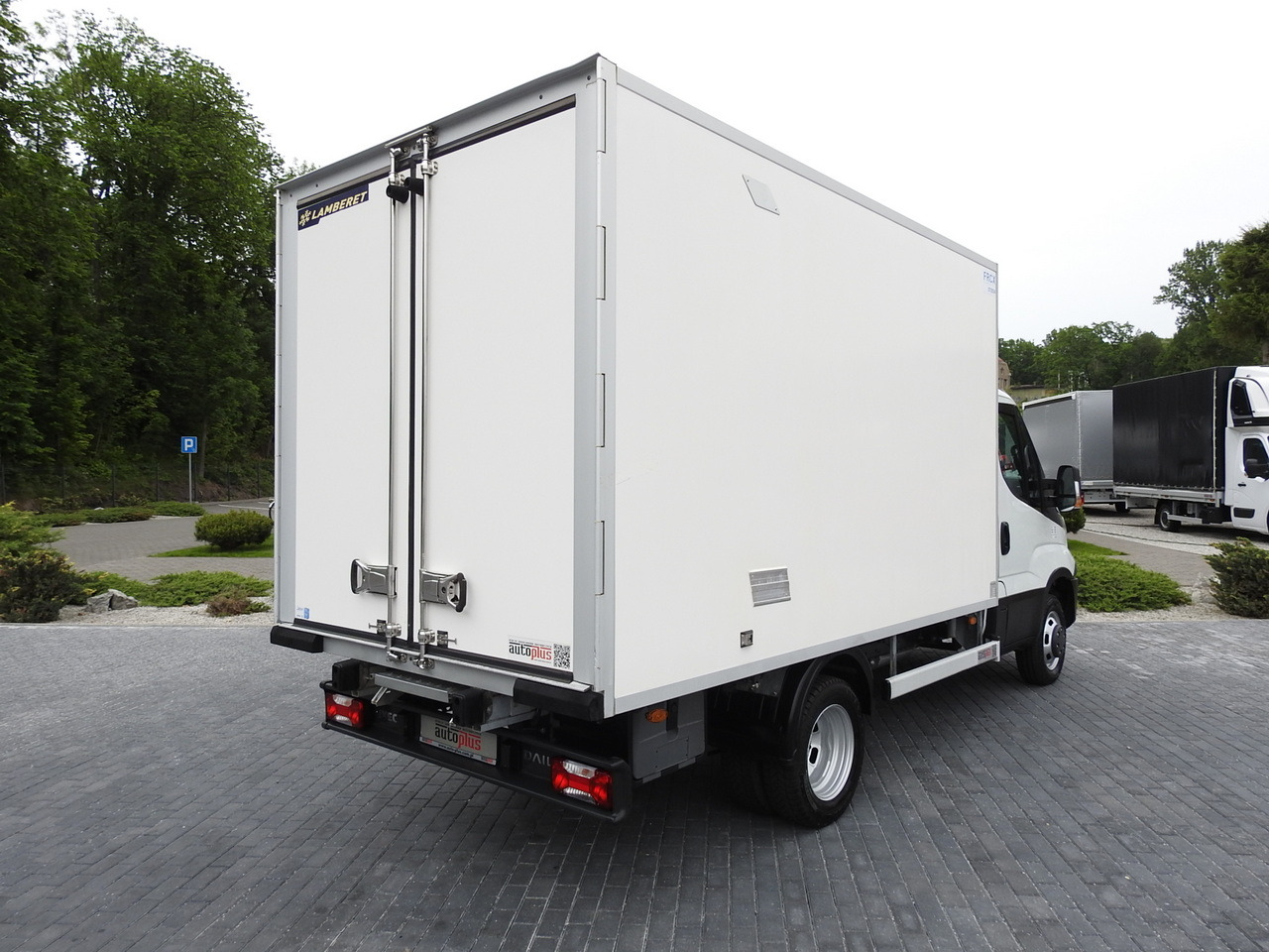 IVECO DAILY 35S15 REGRIGERATOR BOX -12*C 8 PALLETS CRUISE CONTROL TWIN WHEELS AIR CONDITIONING 150HP - Kühltransporter: das Bild 3 IVECO DAILY 35S15 REGRIGERATOR BOX -12*C 8 PALLETS CRUISE CONTROL TWIN WHEELS AIR CONDITIONING 150HP - Kühltransporter: das Bild 3