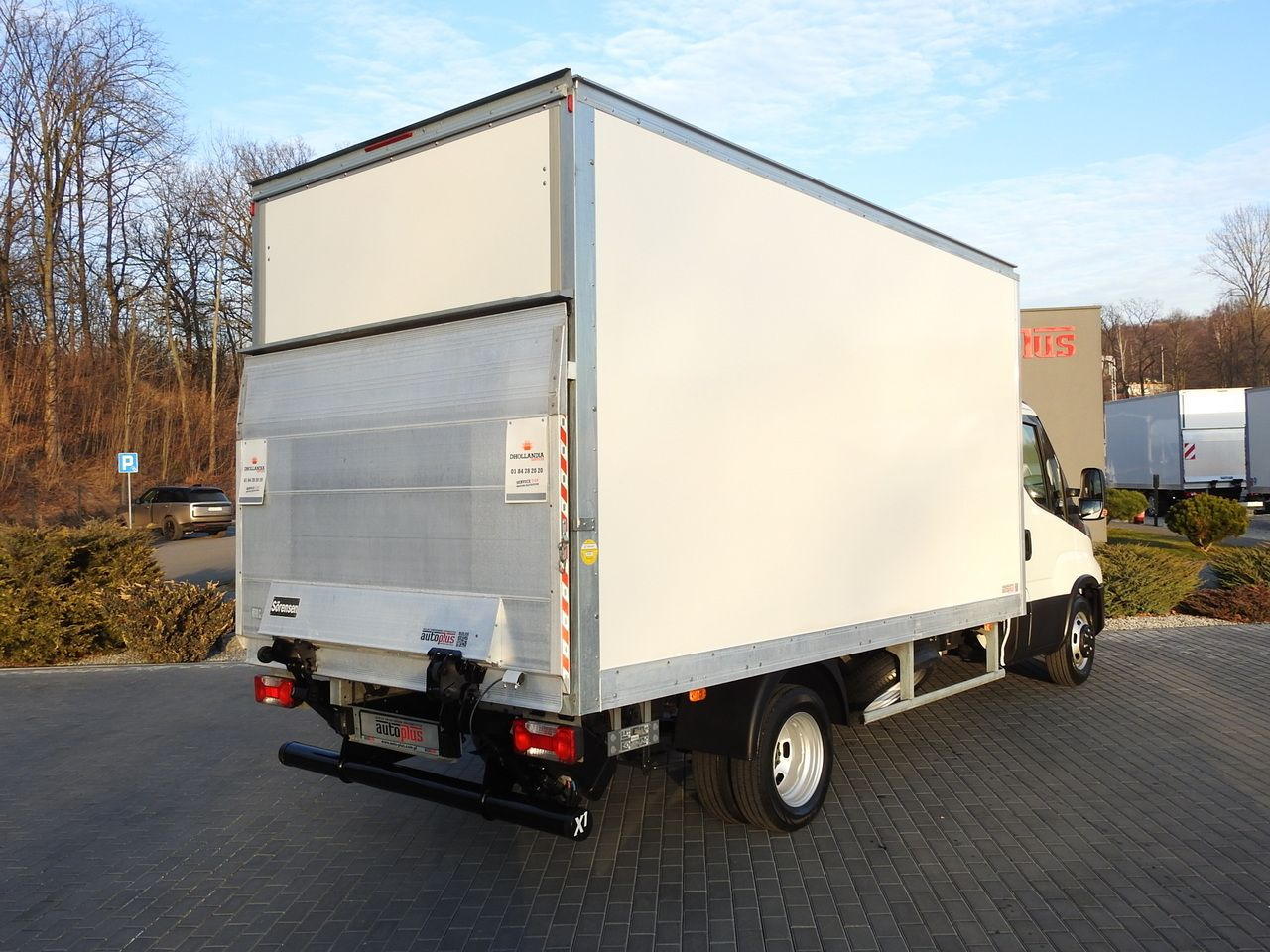 IVECO DAILY 35S16 BOX LIFT 8 PALLETS CRUISE CONTROL AIR CONDITIONING TWIN WHEELS 160HP - Koffer Transporter: das Bild 3 IVECO DAILY 35S16 BOX LIFT 8 PALLETS CRUISE CONTROL AIR CONDITIONING TWIN WHEELS 160HP - Koffer Transporter: das Bild 3