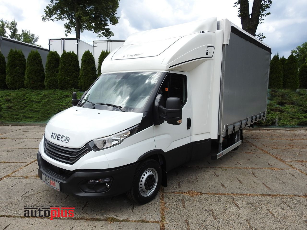 IVECO DAILY 35S18 NEW TARPAULIN WEBASTO CRUISE CONTROL AIR CONDITIONING 180HP - Planen Transporter: das Bild 1 IVECO DAILY 35S18 NEW TARPAULIN WEBASTO CRUISE CONTROL AIR CONDITIONING 180HP - Planen Transporter: das Bild 1