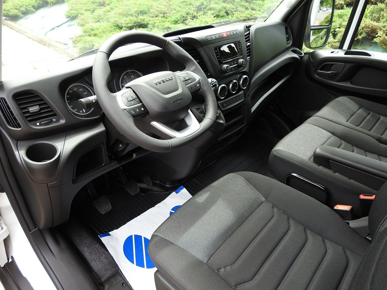 IVECO DAILY 35S18 NEW TARPAULIN WEBASTO CRUISE CONTROL AIR CONDITIONING 180HP - Planen Transporter: das Bild 2 IVECO DAILY 35S18 NEW TARPAULIN WEBASTO CRUISE CONTROL AIR CONDITIONING 180HP - Planen Transporter: das Bild 2
