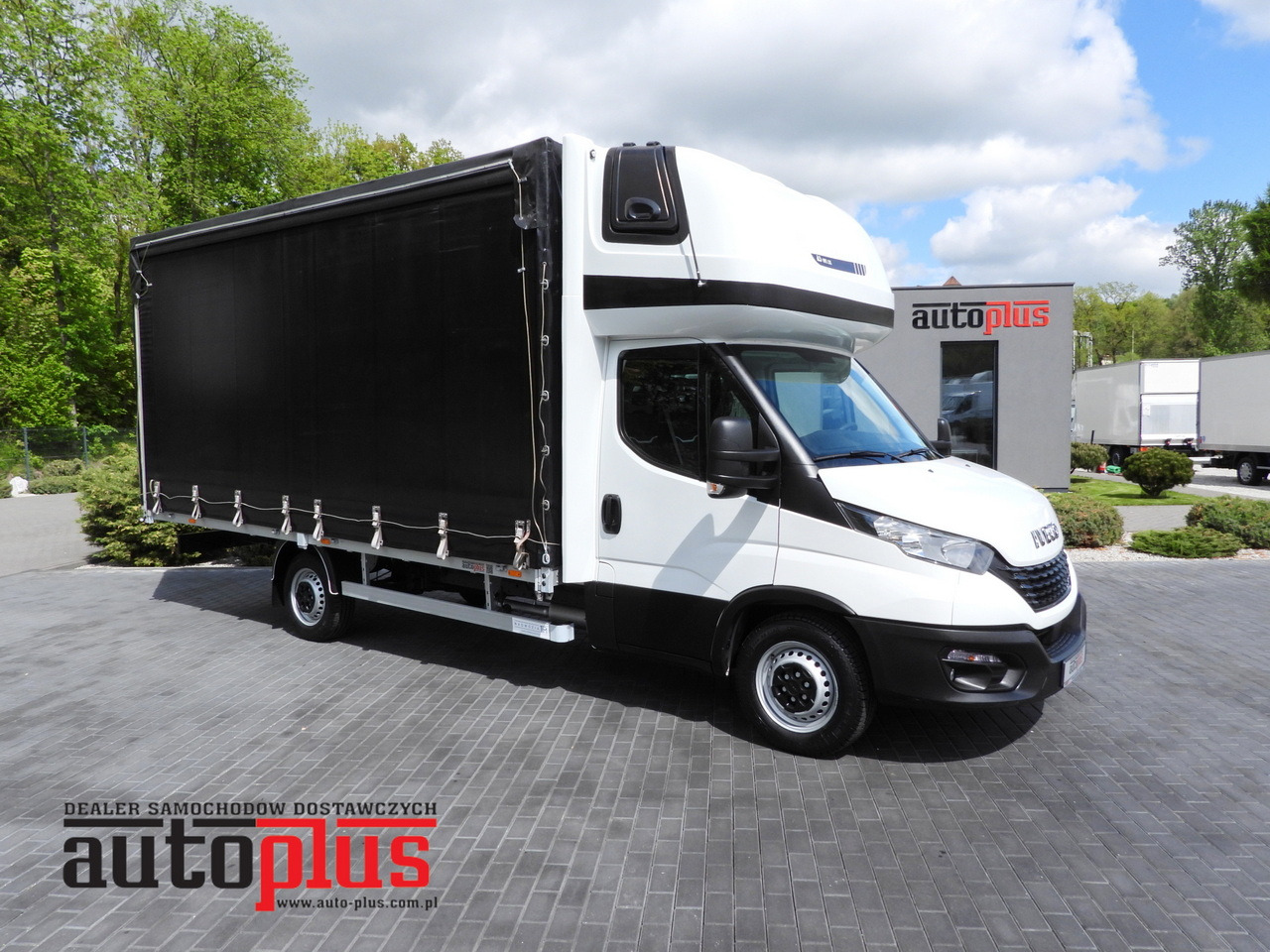 IVECO DAILY 35S18 TARPAULIN 10 PALLETS WEBASTO CRUISE CONTROL AIR CONDITIONING 180HP - Planen Transporter: das Bild 1 IVECO DAILY 35S18 TARPAULIN 10 PALLETS WEBASTO CRUISE CONTROL AIR CONDITIONING 180HP - Planen Transporter: das Bild 1