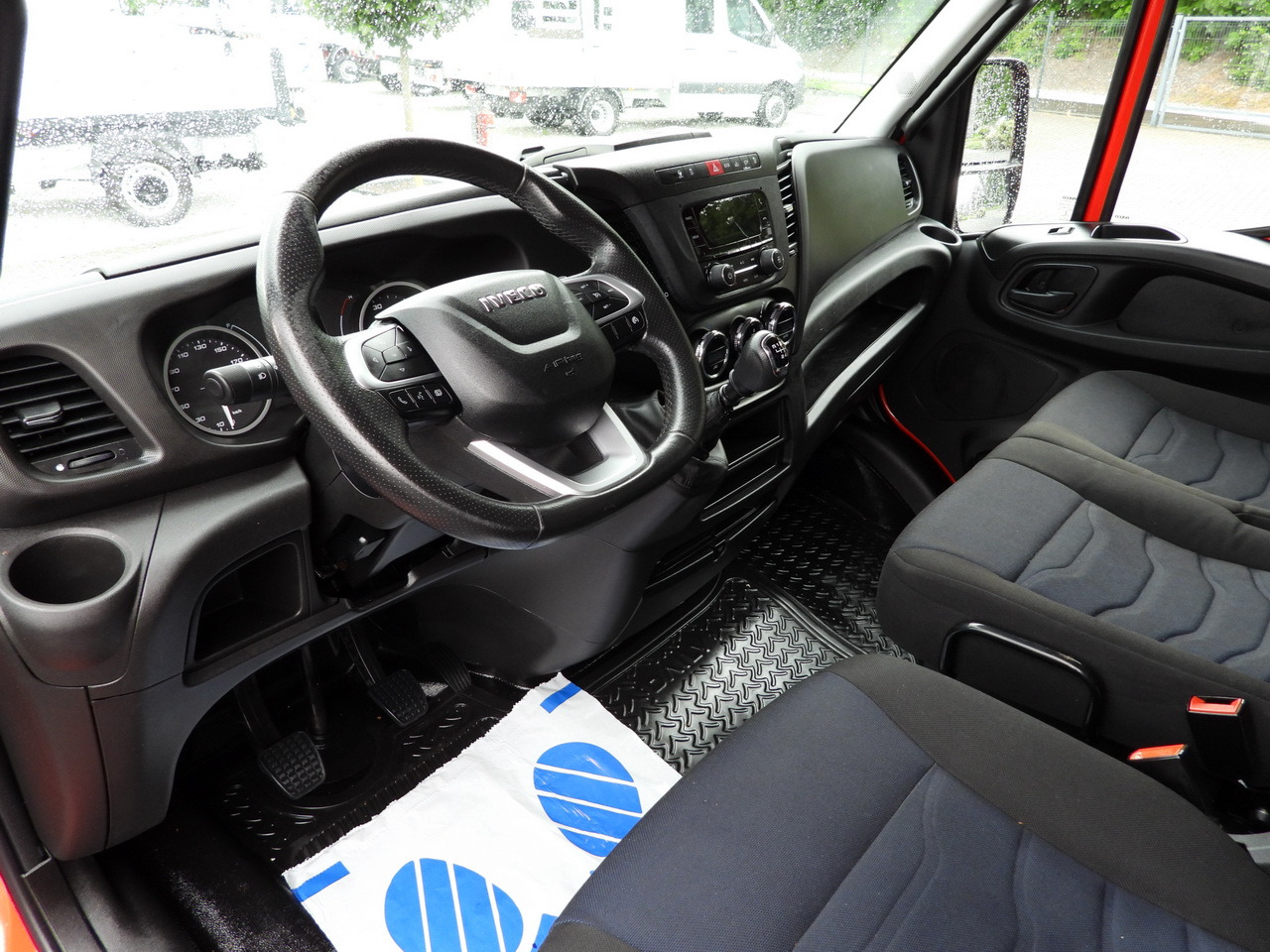 IVECO DAILY 35S18 TARPAULIN 10 PALLETS WEBASTO CRUISE CONTROL LED LIGHTS AIR CONDITIONING 180HP - Planen Transporter: das Bild 2 IVECO DAILY 35S18 TARPAULIN 10 PALLETS WEBASTO CRUISE CONTROL LED LIGHTS AIR CONDITIONING 180HP - Planen Transporter: das Bild 2